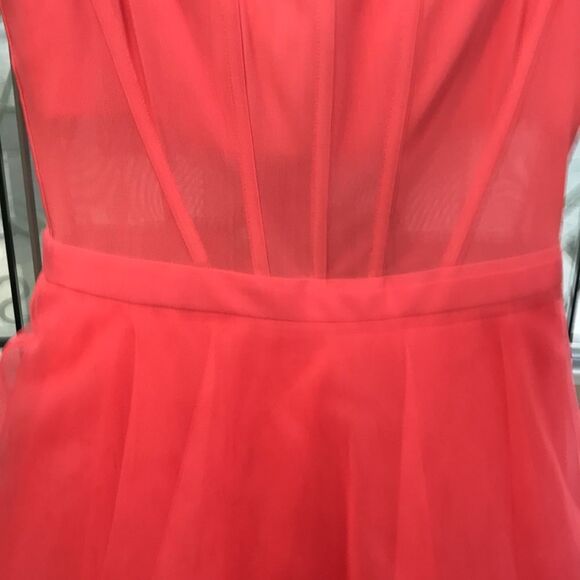 BCBG DRESS SZ.6 - Picture 4 of 14